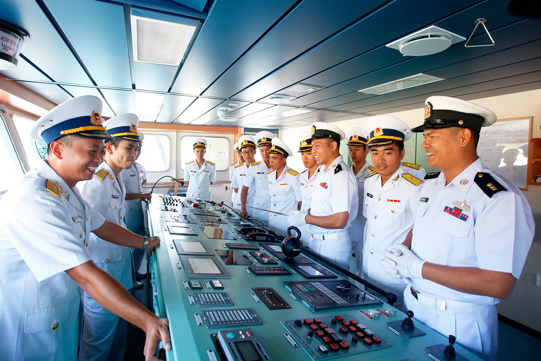 Tàu Hải quân Myanmar cập cảng Quốc tế Cam Ranh thăm Việt Nam