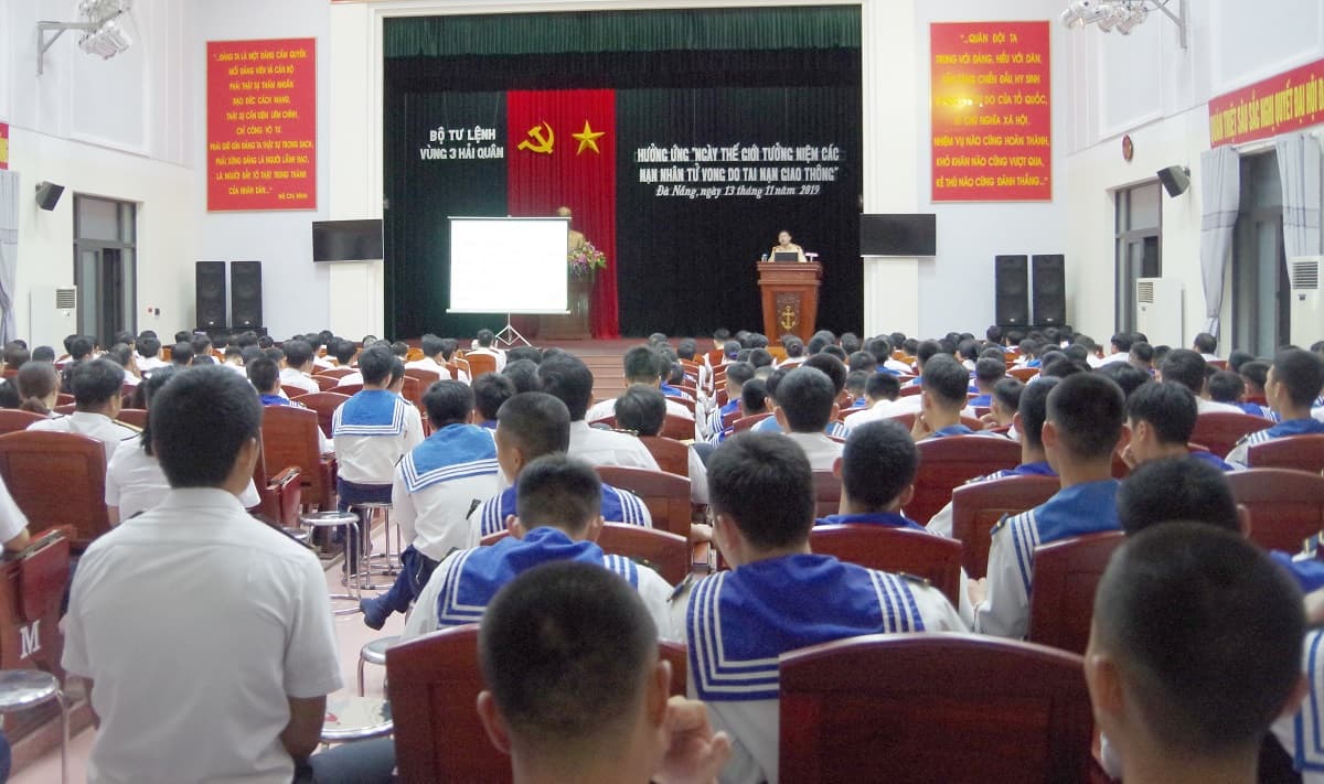 Vùng 3 Hải quân: Tuyên truyền về an toàn giao thông