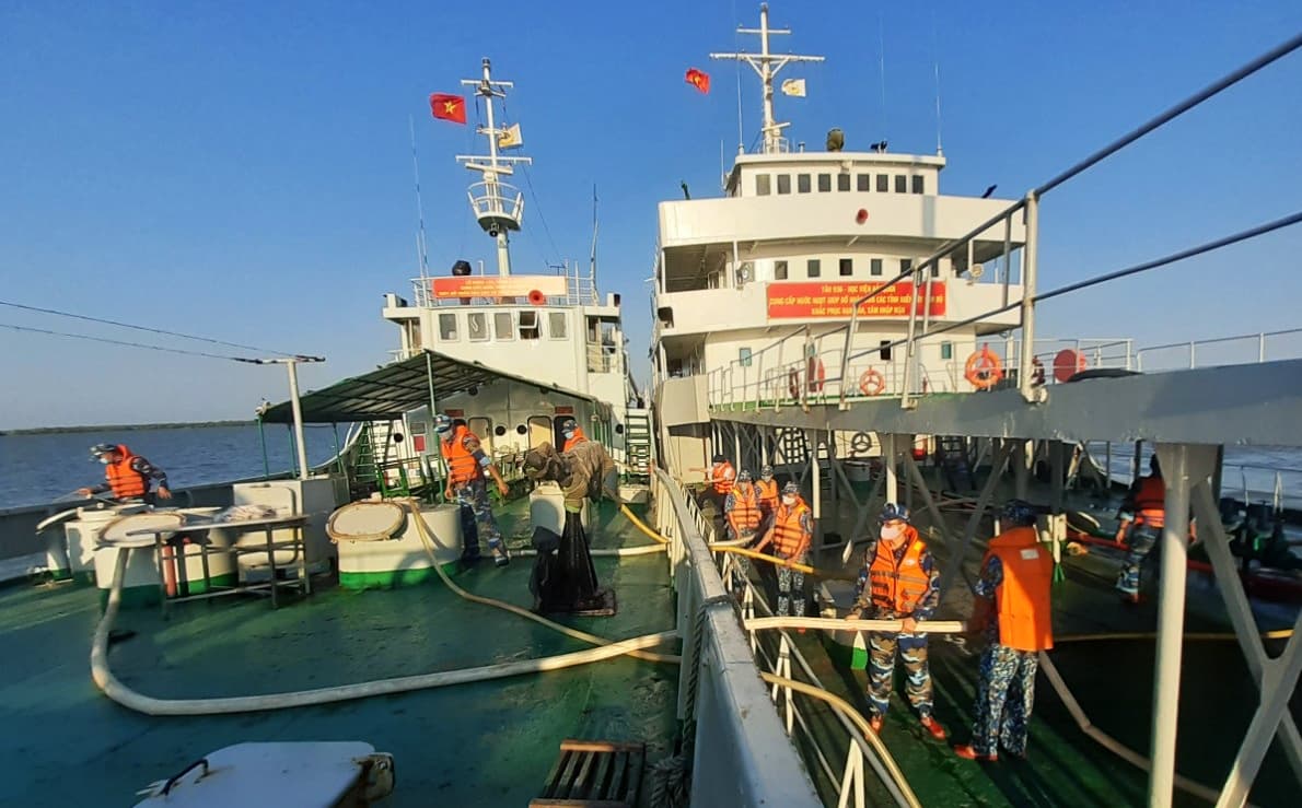 Ngày 24-3: Hàng trăm nghìn lít nước ngọt đến với nhân dân vùng hạn, mặn Tây Nam Bộ