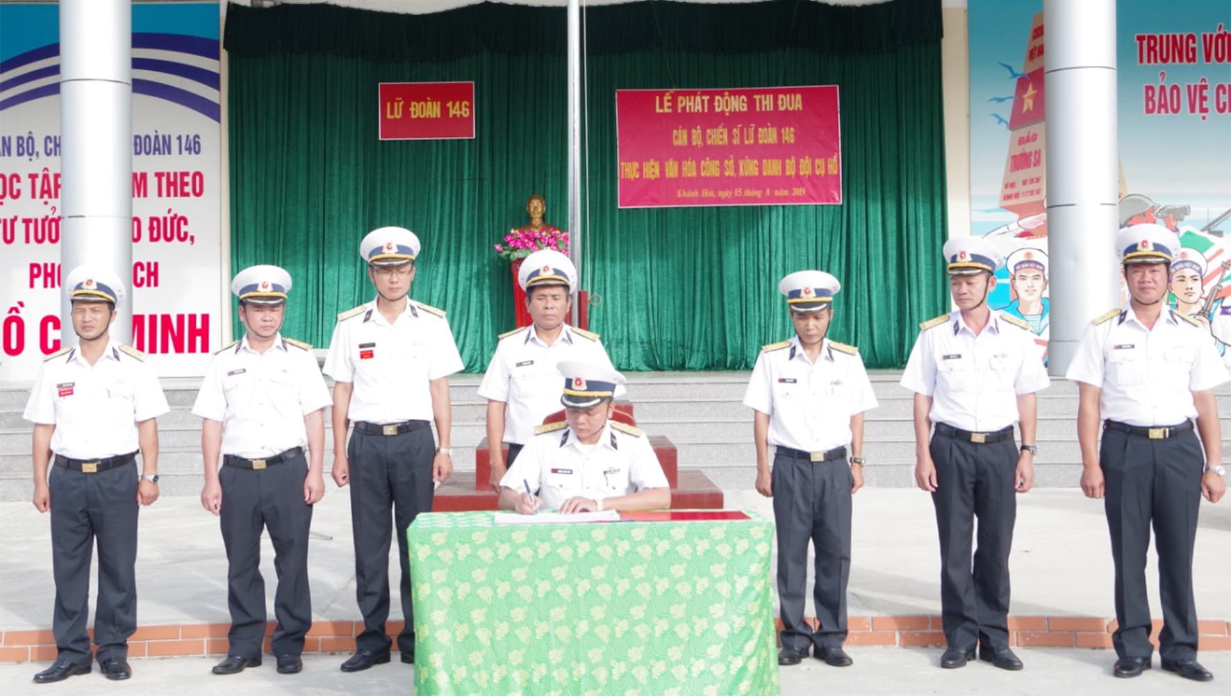Các đơn vị phát động thi đua thực hiện văn hóa công sở