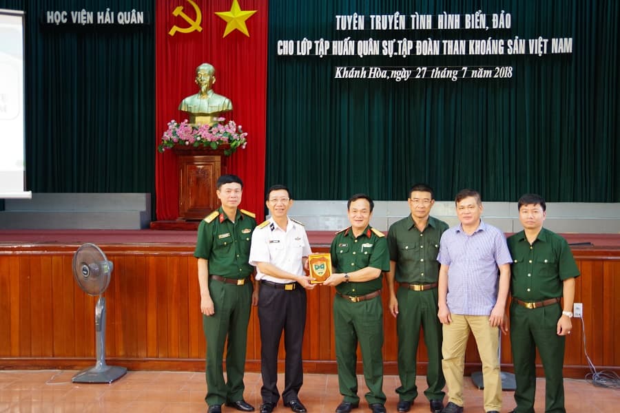 Học viện Hải quân: Thông tin tình hình biển, đảo cho cán bộ Tập đoàn Công nghiệp than-khoáng sản Việt Nam