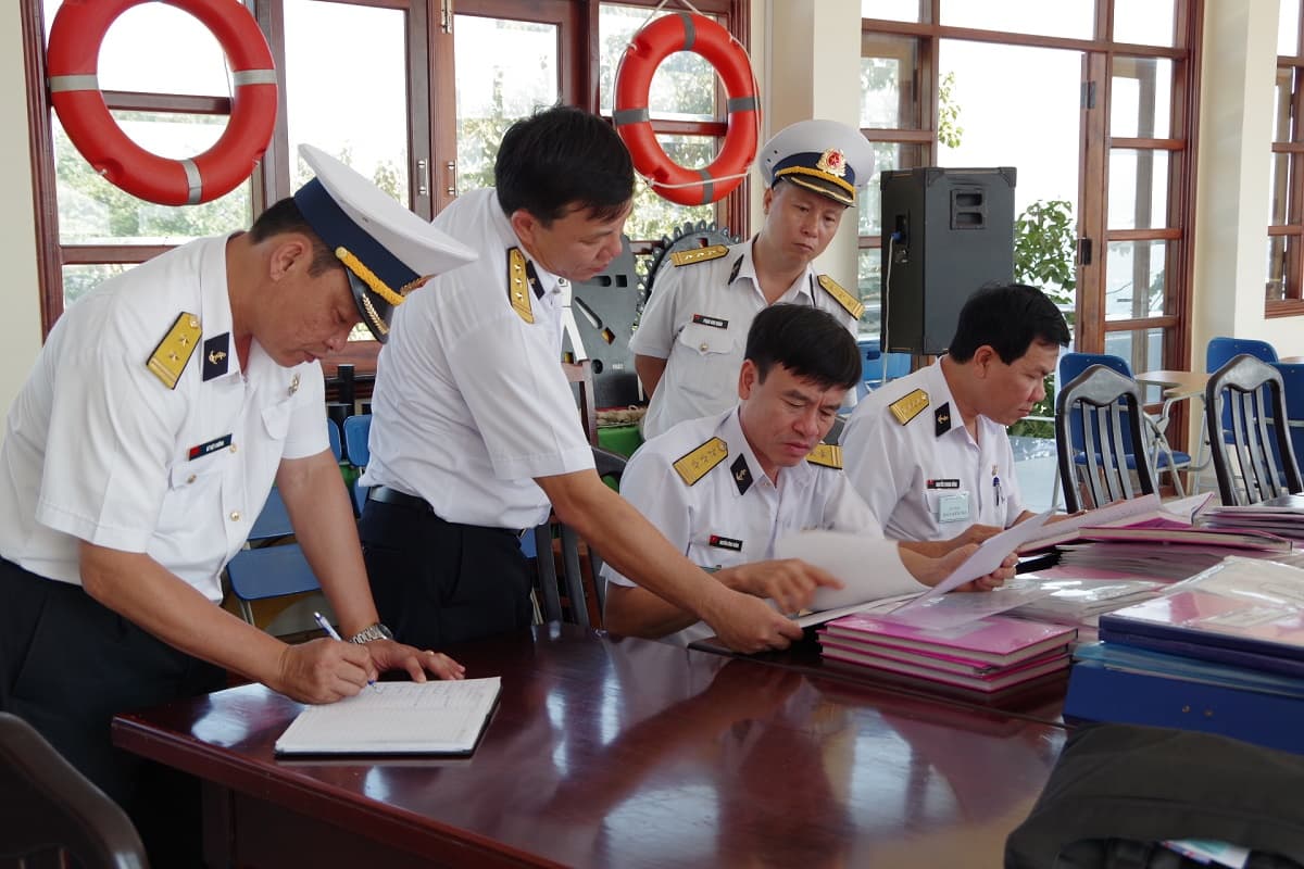 Quân chủng Hải quân kiểm tra toàn diện Học viện Hải quân