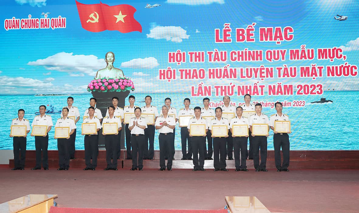 Bế mạc Hội thi tàu chính quy mẫu mực, hội thao huấn luyện tàu mặt nước
