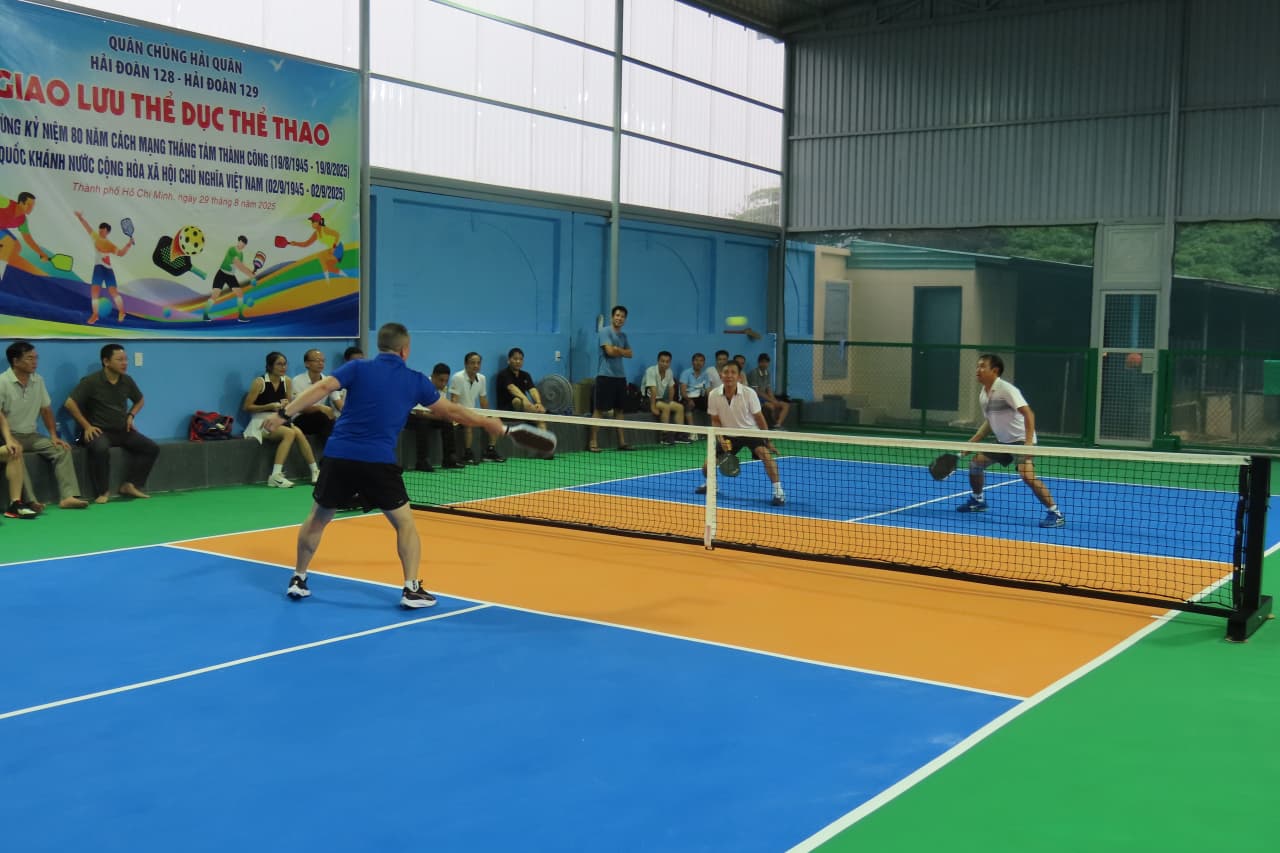 Hải đoàn 128 và Hải đoàn 129 Hải quân giao lưu thể thao chào mừng Quốc khánh