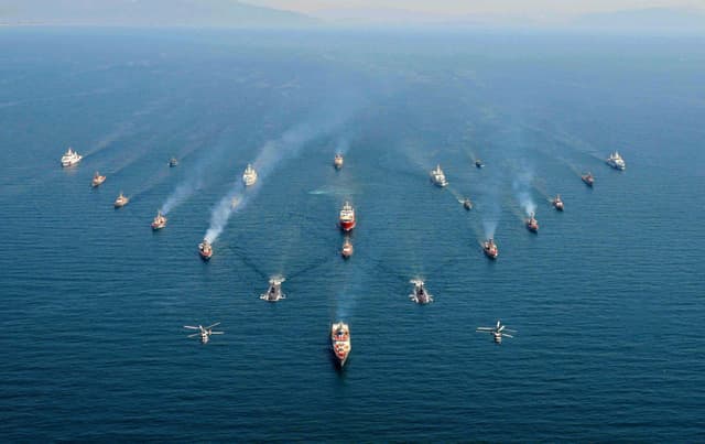 HẢI QUÂN NHÂN DÂN VIỆT NAM: ĐƠN VỊ 3 LẦN ANH HÙNG LỰC LƯỢNG VŨ TRANG NHÂN DÂN