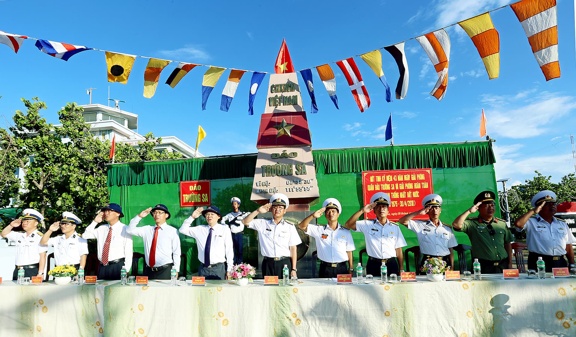 Lễ mít tinh kỷ niệm 43 năm giải phóng miền Nam, thống nhất đất nước tại Trường Sa