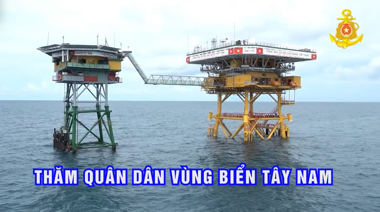 Thăm quân dân trên vùng biển đảo Tây Nam