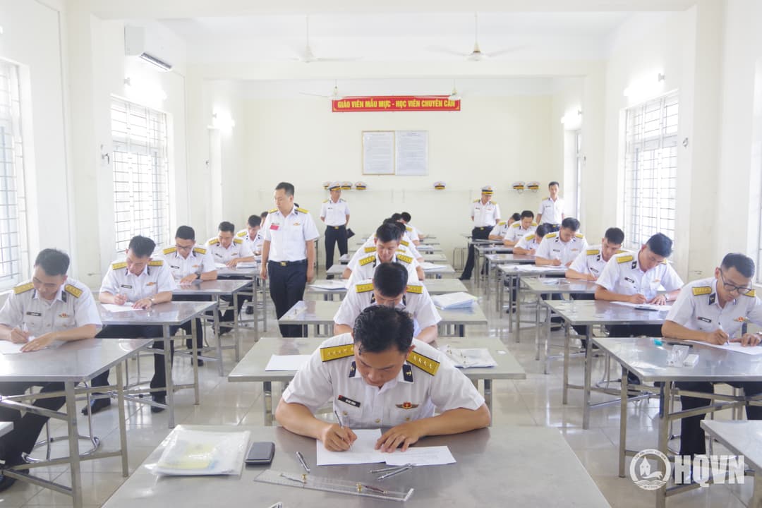 Phúc tra công tác huấn luyện cán bộ tàu đối với các đơn vị Vùng 1 Hải quân