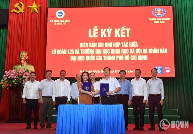 Lữ đoàn 125 ký kết hợp tác với Trường Đại học KHXH&NV TP Hồ Chí Minh