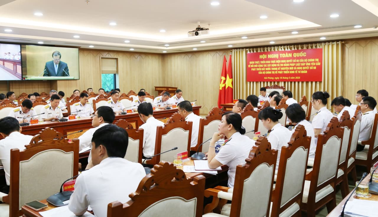 LUẬN ĐIỆU “LÁ MẶT, LÁ TRÁI” VỀ CHỦ TRƯƠNG PHÁT TRIỂN KINH TẾ TƯ NHÂN VÀ KINH TẾ NHÀ NƯỚC