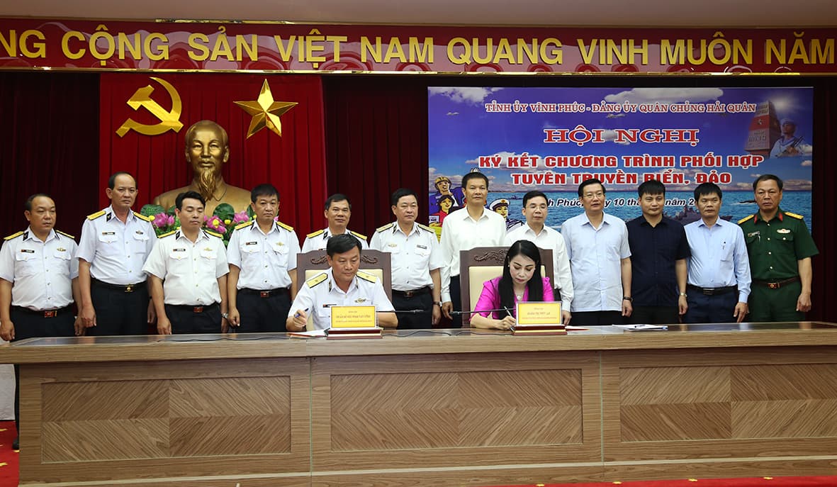 Tỉnh uỷ Vĩnh Phúc-Đảng uỷ Quân chủng Hải quân: Ký kết chương trình phối hợp tuyên truyền biển, đảo