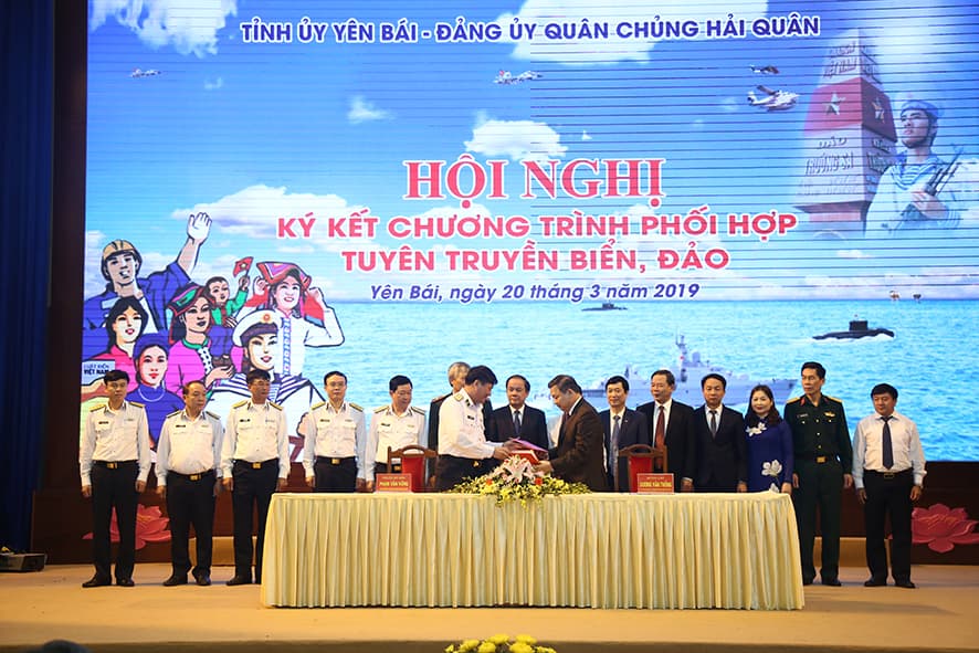 Tỉnh uỷ Yên Bái-Đảng uỷ Quân chủng Hải quân Ký kết Chương trình phối hợp tuyên truyền biển, đảo