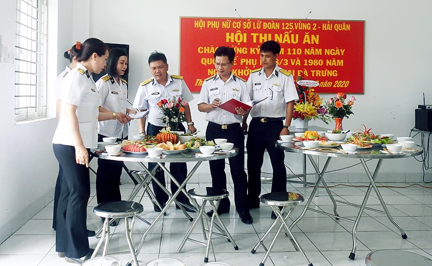Lữ đoàn 125 thi nấu ăn “Món ngon gia đình” dịp 8-3