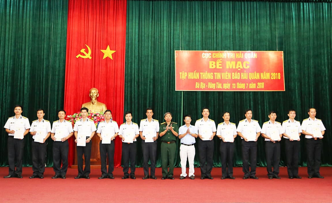 Bế mạc Lớp tập huấn Thông tin viên Báo Hải quân năm 2018