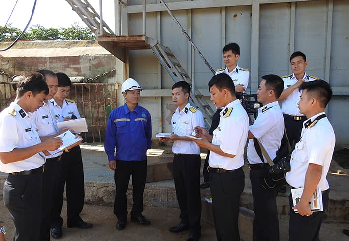 Lớp Tập huấn thông tin viên Báo Hải quân thực tế tại Hải đoàn 129, Quân cảng Sài Gòn
