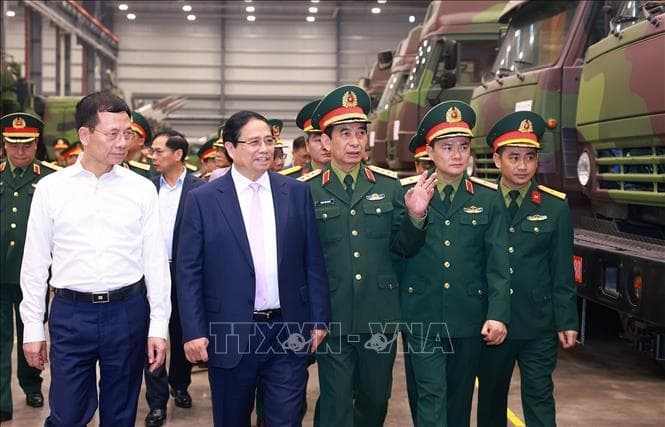 Thủ tướng Phạm Minh Chính làm việc với Tập đoàn Công nghiệp - Viễn thông Quân đội (Viettel)