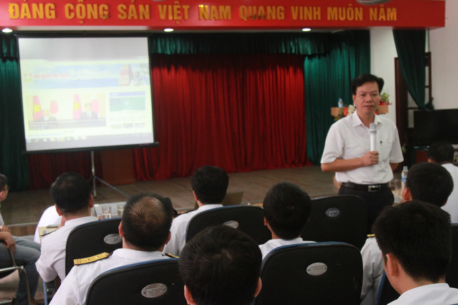 Tập huấn "Kỹ năng truyền thông đa phương tiện"