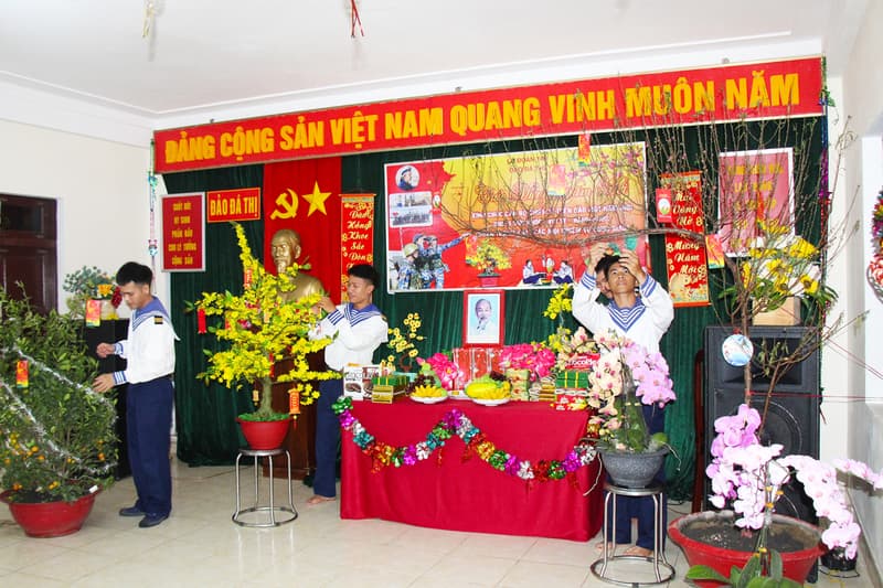 XUÂN NƠI ĐẦU SÓNG, TẾT ẤM TÌNH QUÂN DÂN