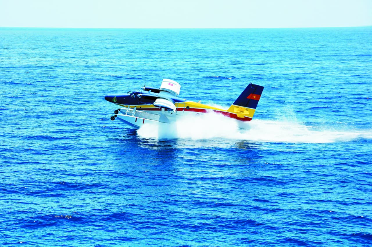 “Cánh én” giữa trời xuân