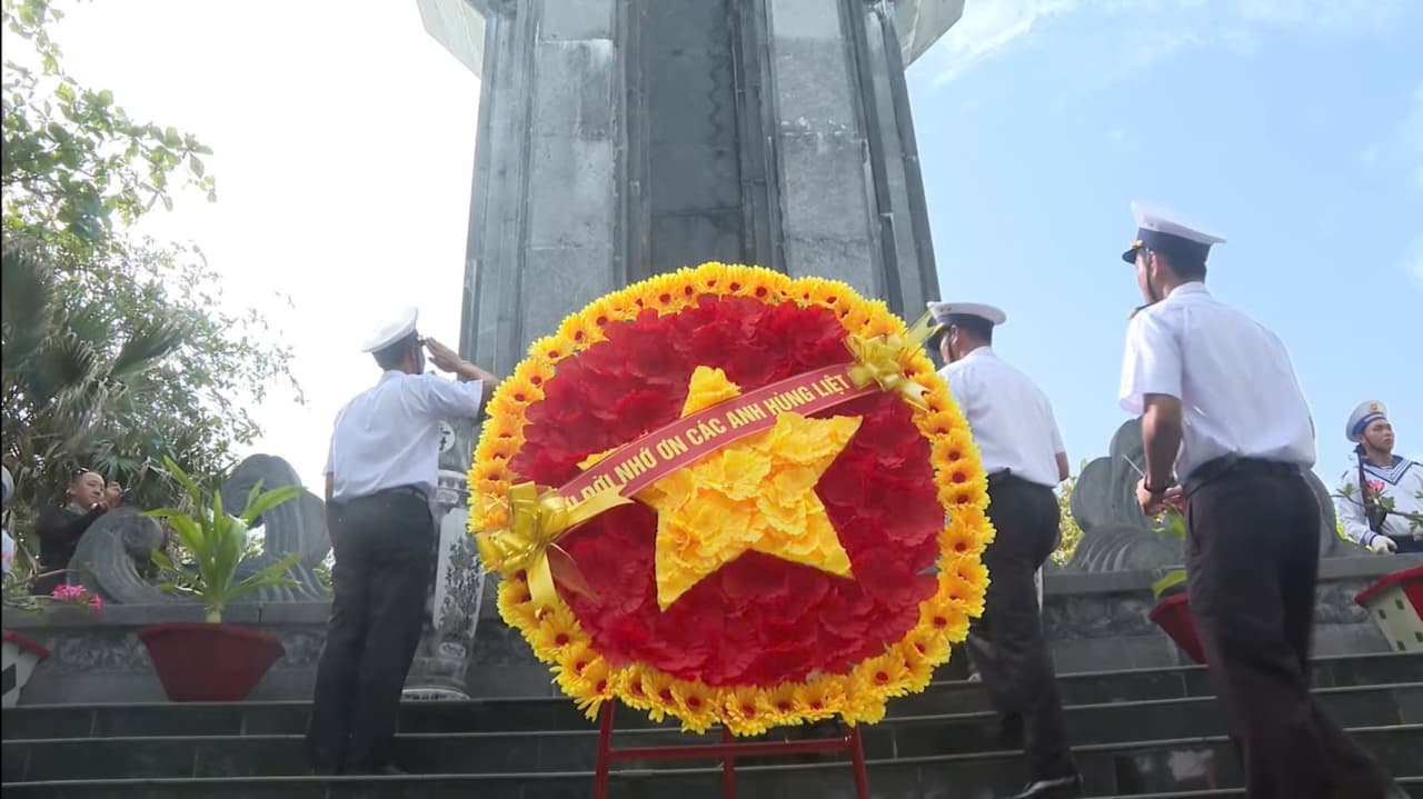 TƯỞNG NIỆM CÁC ANH HÙNG LIỆT SĨ HY SINH VÌ CHỦ QUYỀN BIỂN ĐẢO