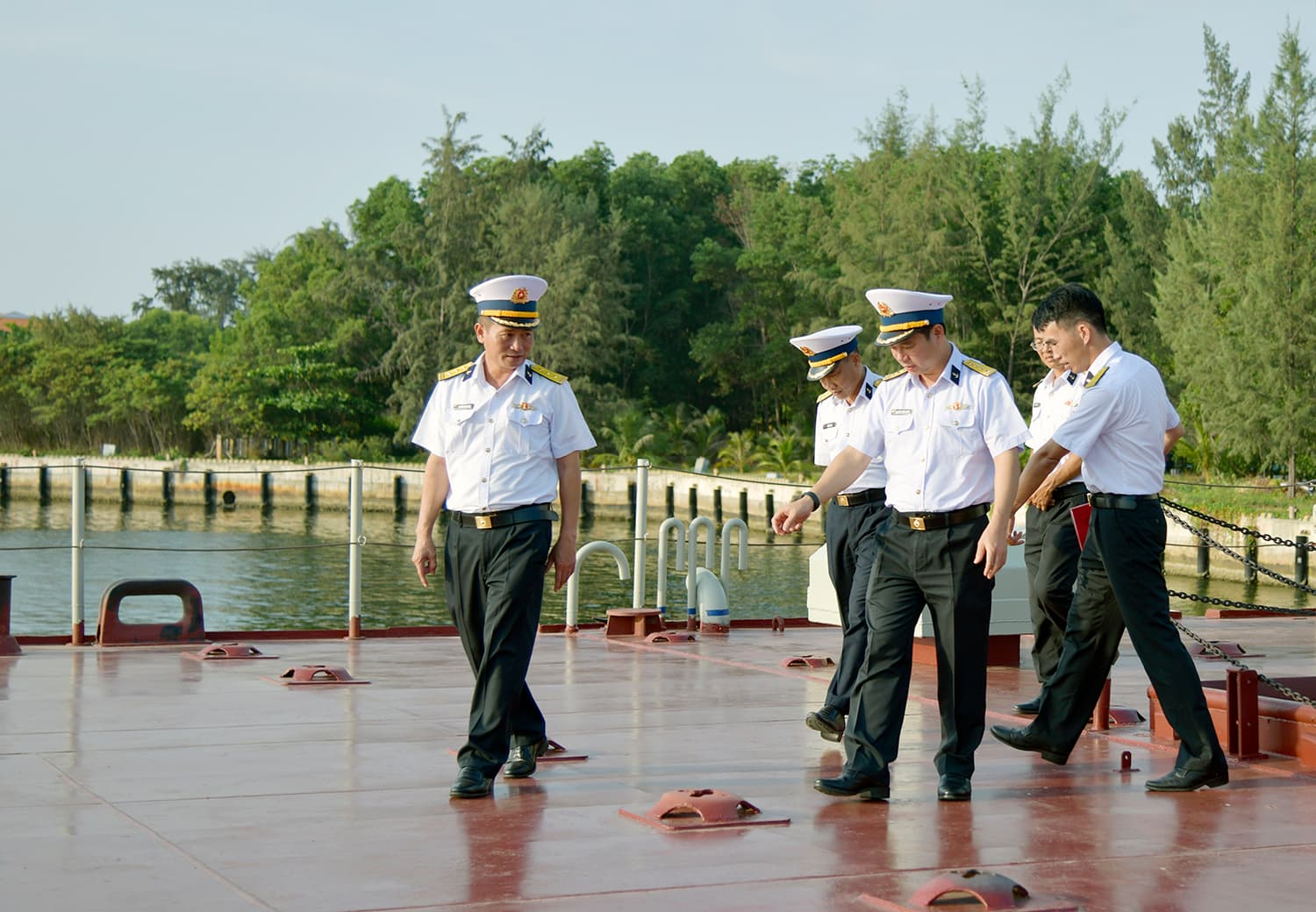 Phó Tư lệnh, Tham mưu trưởng Vùng 4 kiểm tra, nắm tình hình tại Lữ đoàn 955