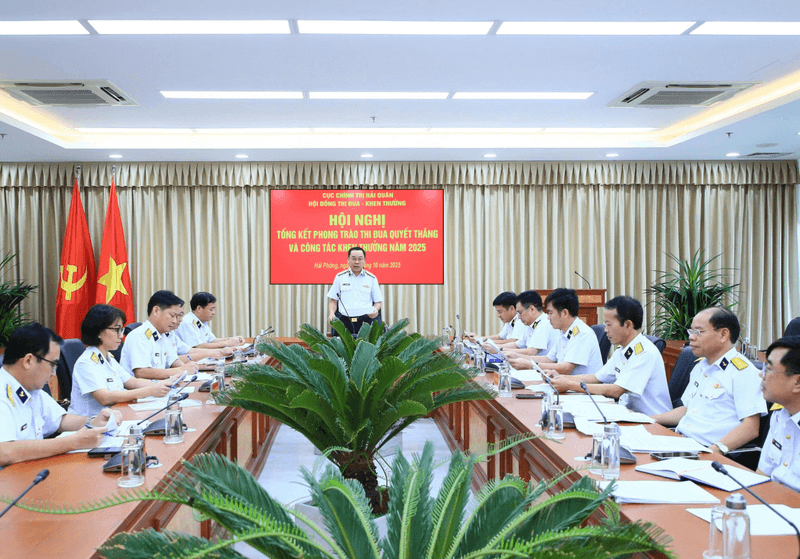 Cục Chính trị Hải quân tổng kết phong trào thi đua quyết thắng và công tác khen thưởng