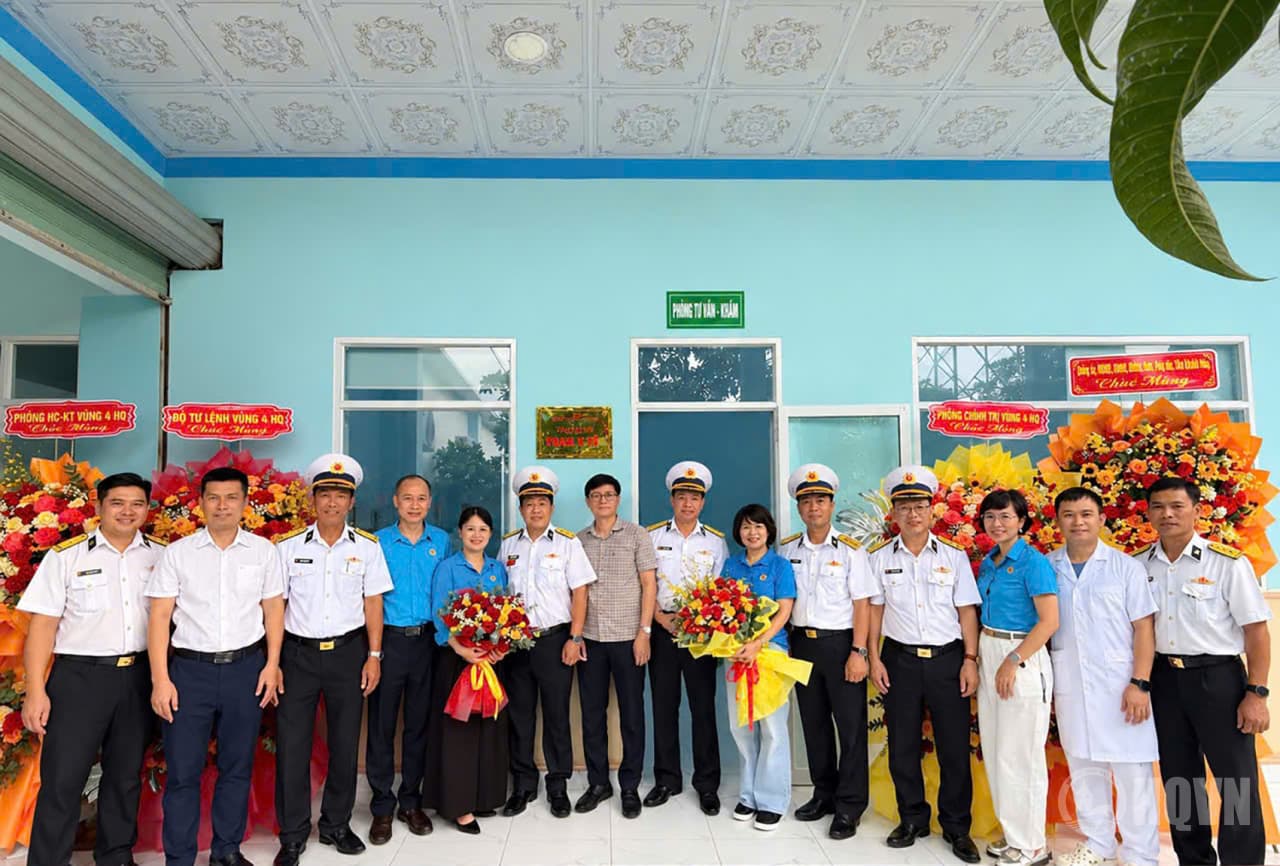 Bệnh viện Tai Mũi Họng Trung ương khám bệnh cho quân nhân và thân nhân Vùng 4 Hải quân
