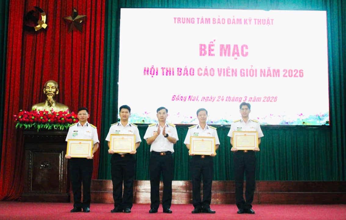 Trung tâm Bảo đảm kỹ thuật trao thưởng các thí sinh thi báo cáo viên giỏi năm 2026