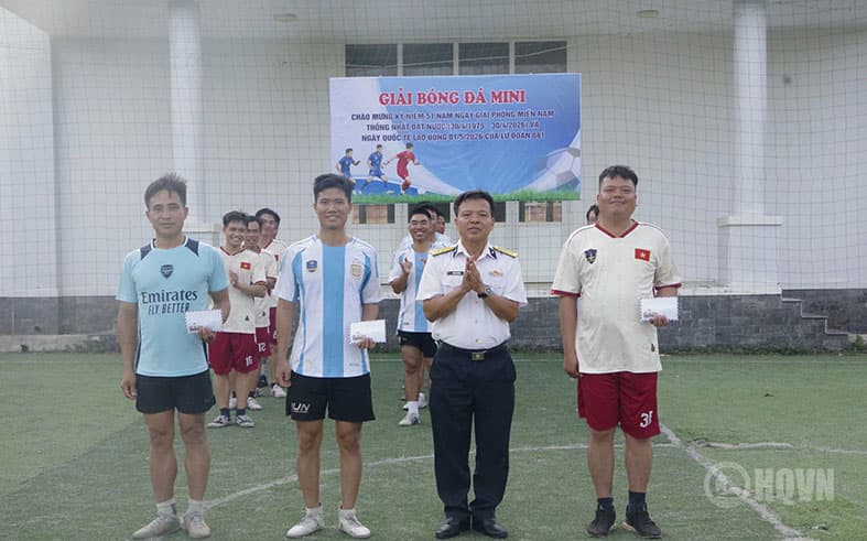 Lữ đoàn 681 tổ chức giải bóng đá mini chào mừng các ngày lễ lớn