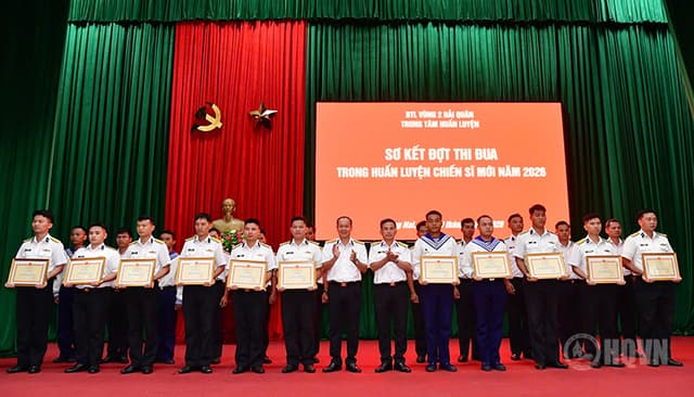 Trung tâm Huấn luyện Vùng 2 sơ kết thi đua trong huấn luyện chiến sĩ mới