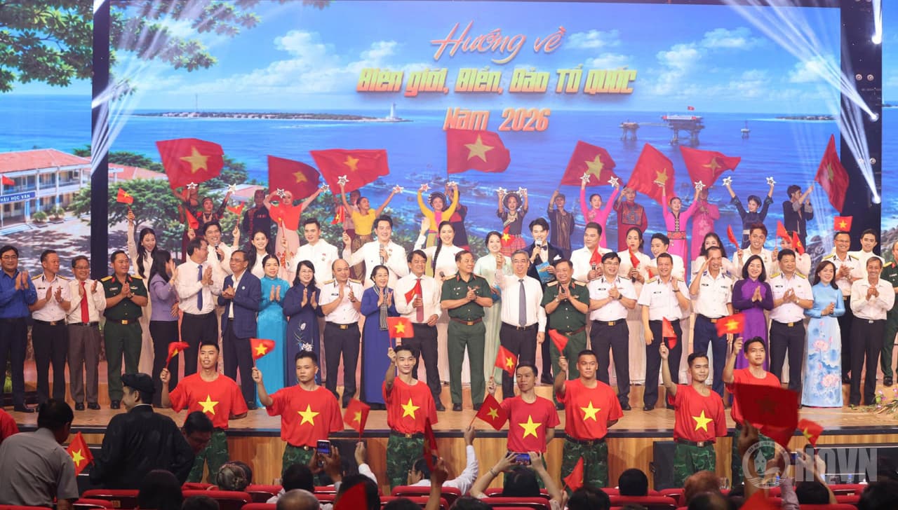 Hướng về biên giới, biển đảo Tổ quốc