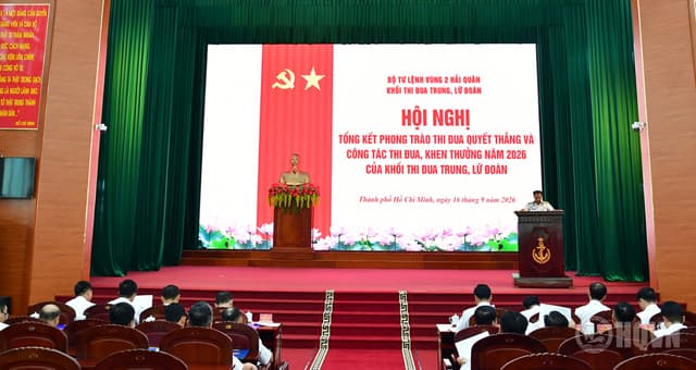 Vùng 2 Hải quân tổng kết phong trào thi đua quyết thắng khối trung lữ đoàn