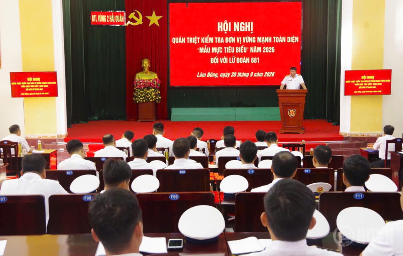 Vùng 2 Hải quân kiểm tra toàn diện Lữ đoàn 681