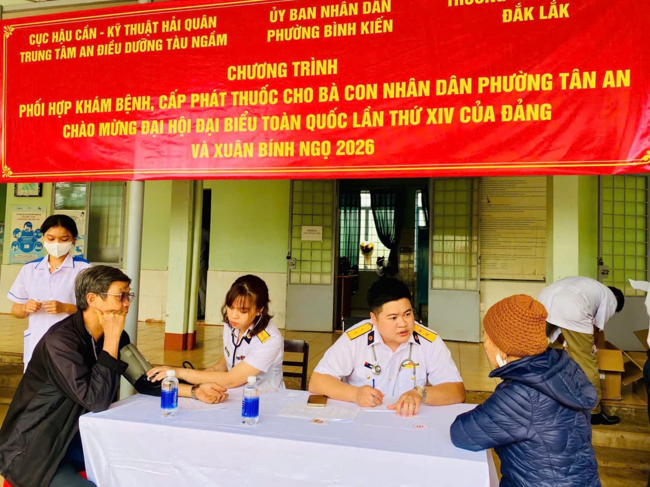 Trung tâm An điều dưỡng tàu ngầm: Khám bệnh, cấp phát thuốc miễn phí cho gia đình chính sách, đồng bào dân tộc thiểu số