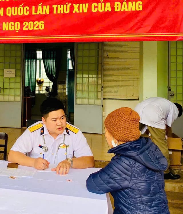 Trung tâm An điều dưỡng tàu ngầm: Khám bệnh, cấp phát thuốc miễn phí cho gia đình chính sách, đồng bào dân tộc thiểu số
