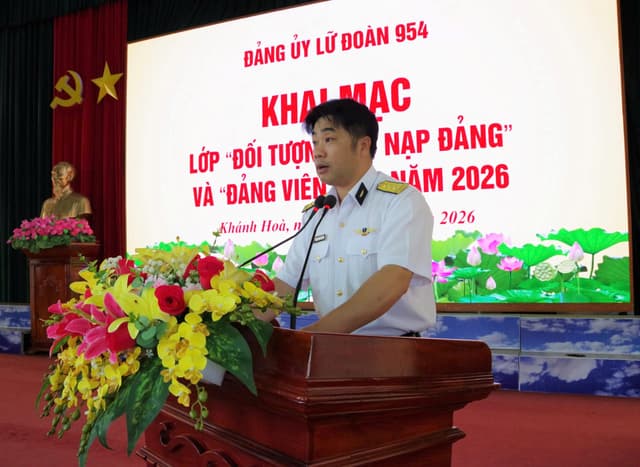 Lữ đoàn 954 khai mạc lớp bồi dưỡng đối tượng kết nạp Đảng và đảng viên mới năm 2026