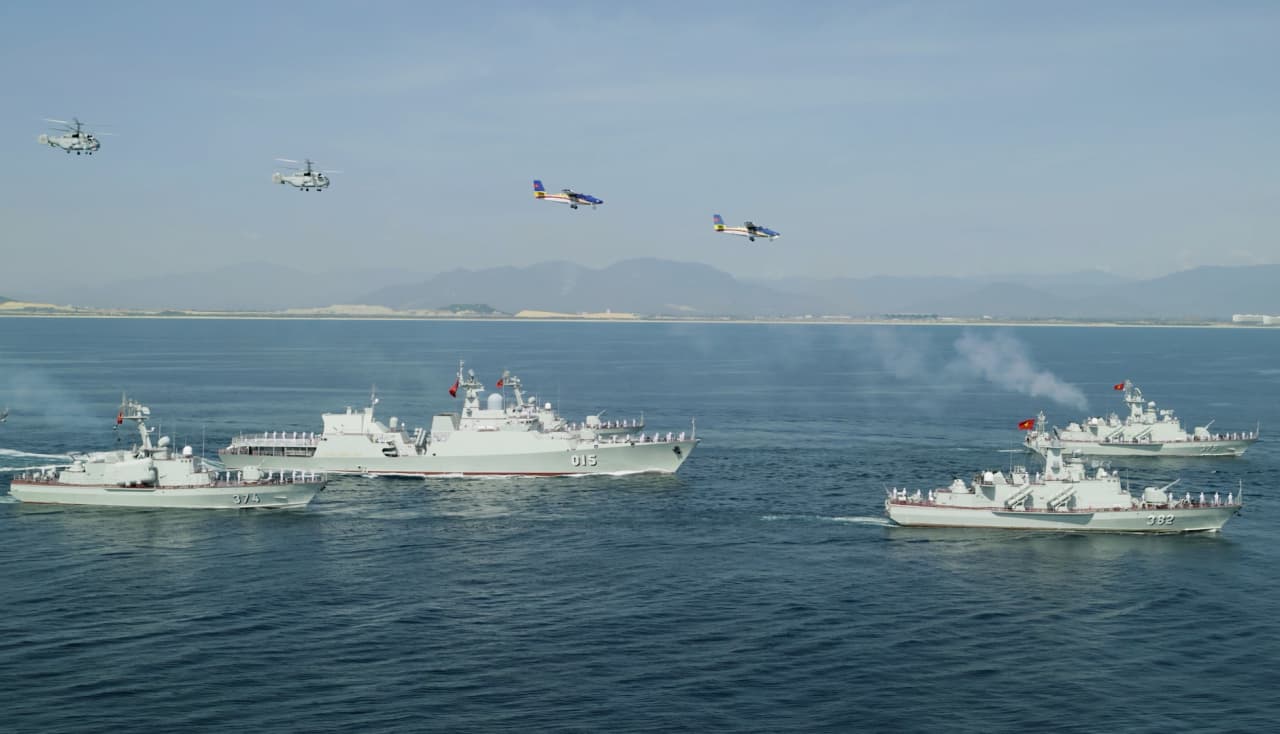 HẢI QUÂN NHÂN DÂN VIỆT NAM: ĐƠN VỊ 3 LẦN ANH HÙNG LỰC LƯỢNG VŨ TRANG NHÂN DÂN