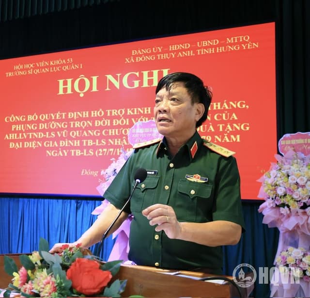 Tiếp nối nghĩa tình với gia đình Anh hùng LLVTND - Liệt sĩ Vũ Quang Chương