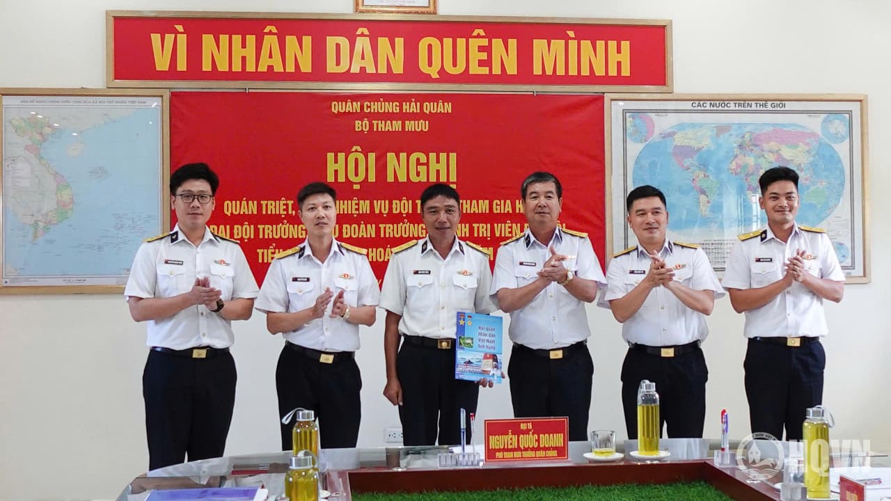 Giao nhiệm vụ cho đội tuyển tham gia hội thi phòng hóa toàn quân năm 2026
