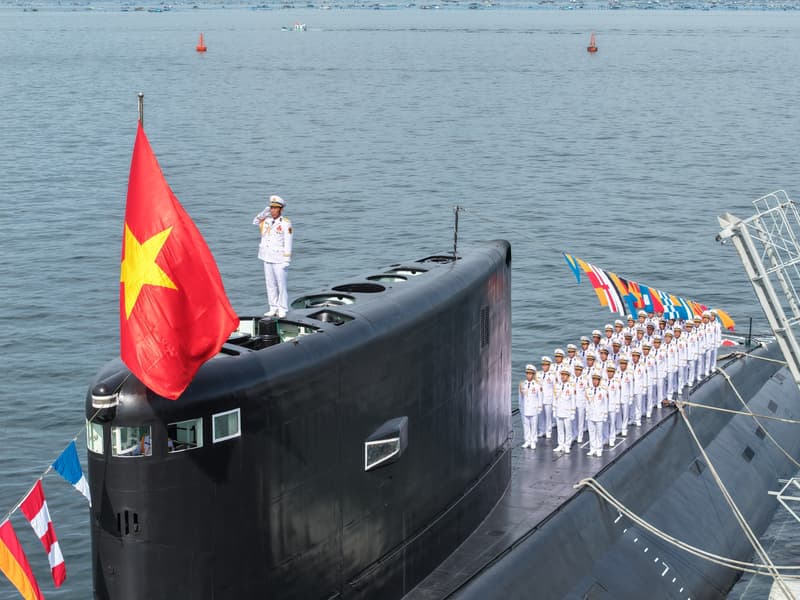 BẢN LĨNH TỪ BIỂN KHƠI