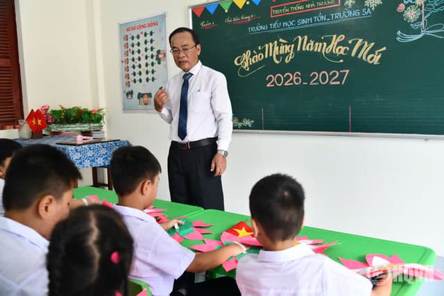 Ngày khai trường ở Trường Sa