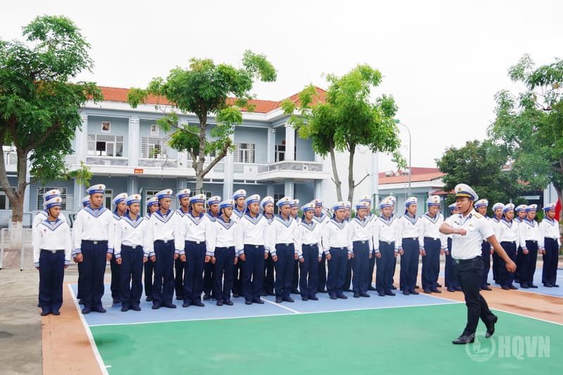 Quân chủng Hải quân kiểm tra huấn luyện chiến sĩ mới tại Tiểu đoàn 158