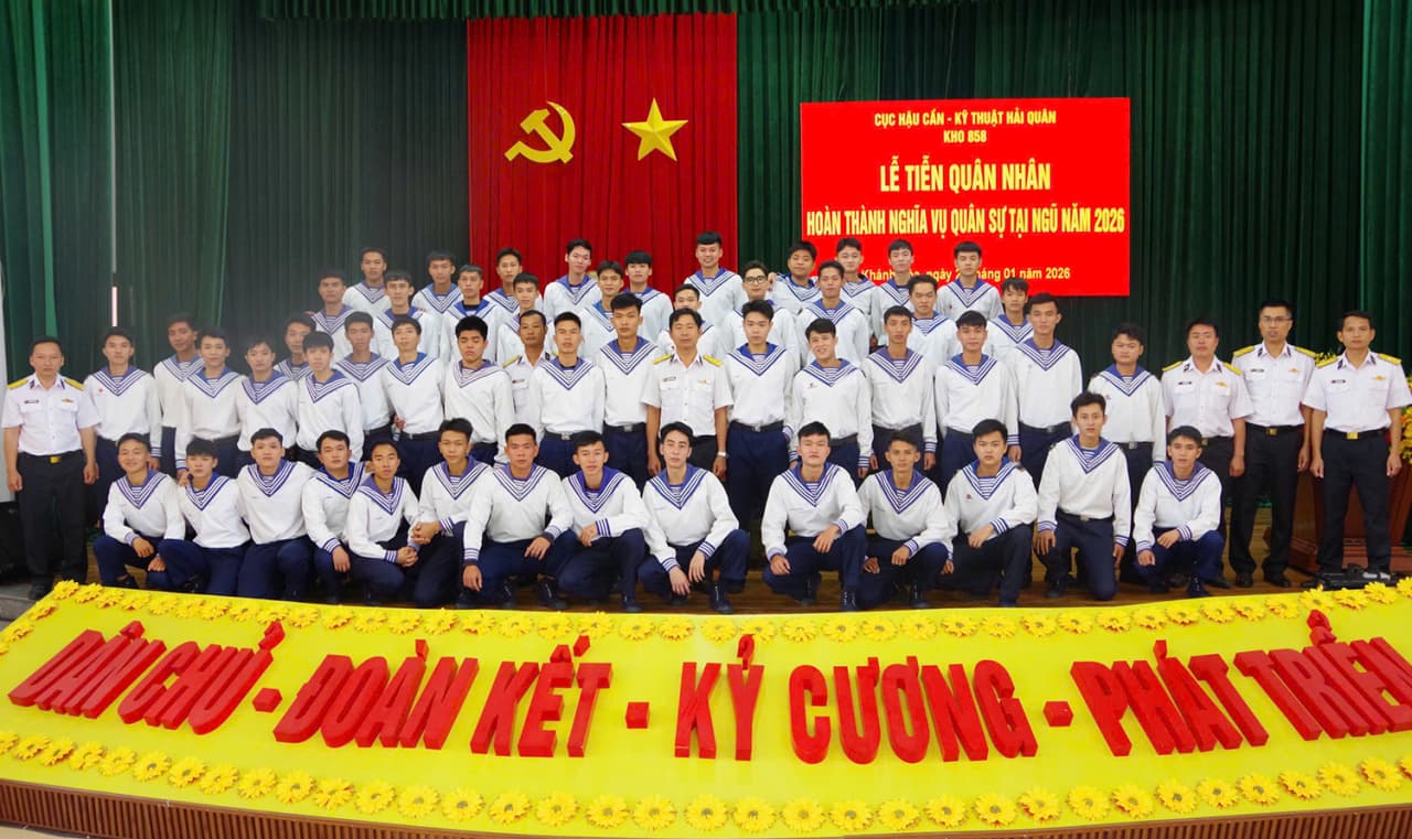 Kho 858 tổ chức tiễn quân nhân hoàn thành nghĩa vụ quân sự và bế mạc hội thi, hội thao