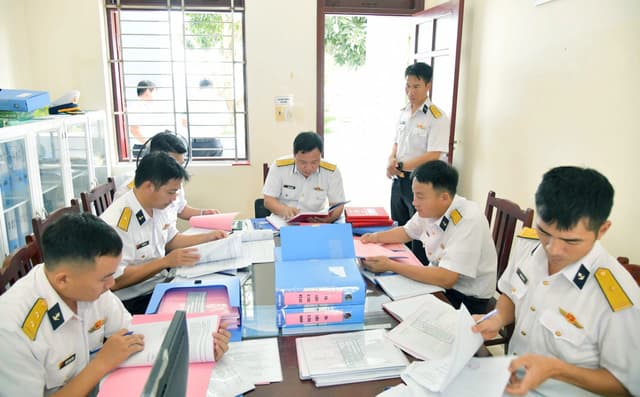 Lữ đoàn 955 kiểm tra đơn vị vững mạnh toàn diện