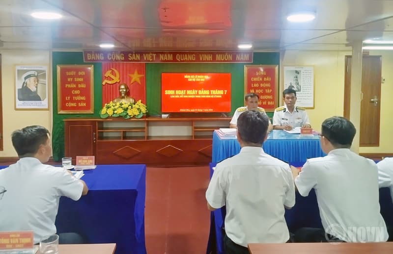 Lữ đoàn 955 tổ chức sinh hoạt chi bộ mẫu