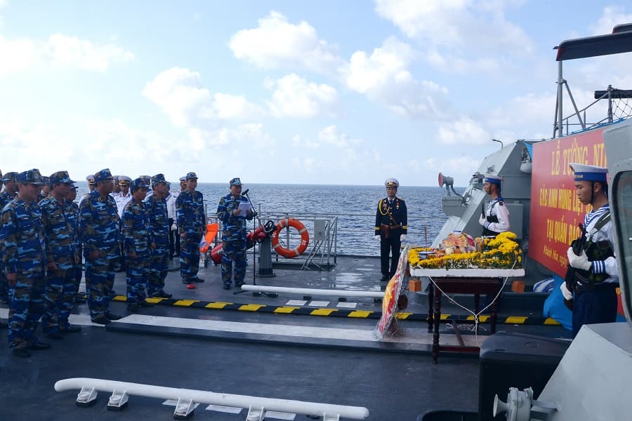 Cán bộ, chiến sĩ Hải quân luôn tri ân sự cống hiến, hy sinh vì chủ quyền biển, đảo Tổ quốc