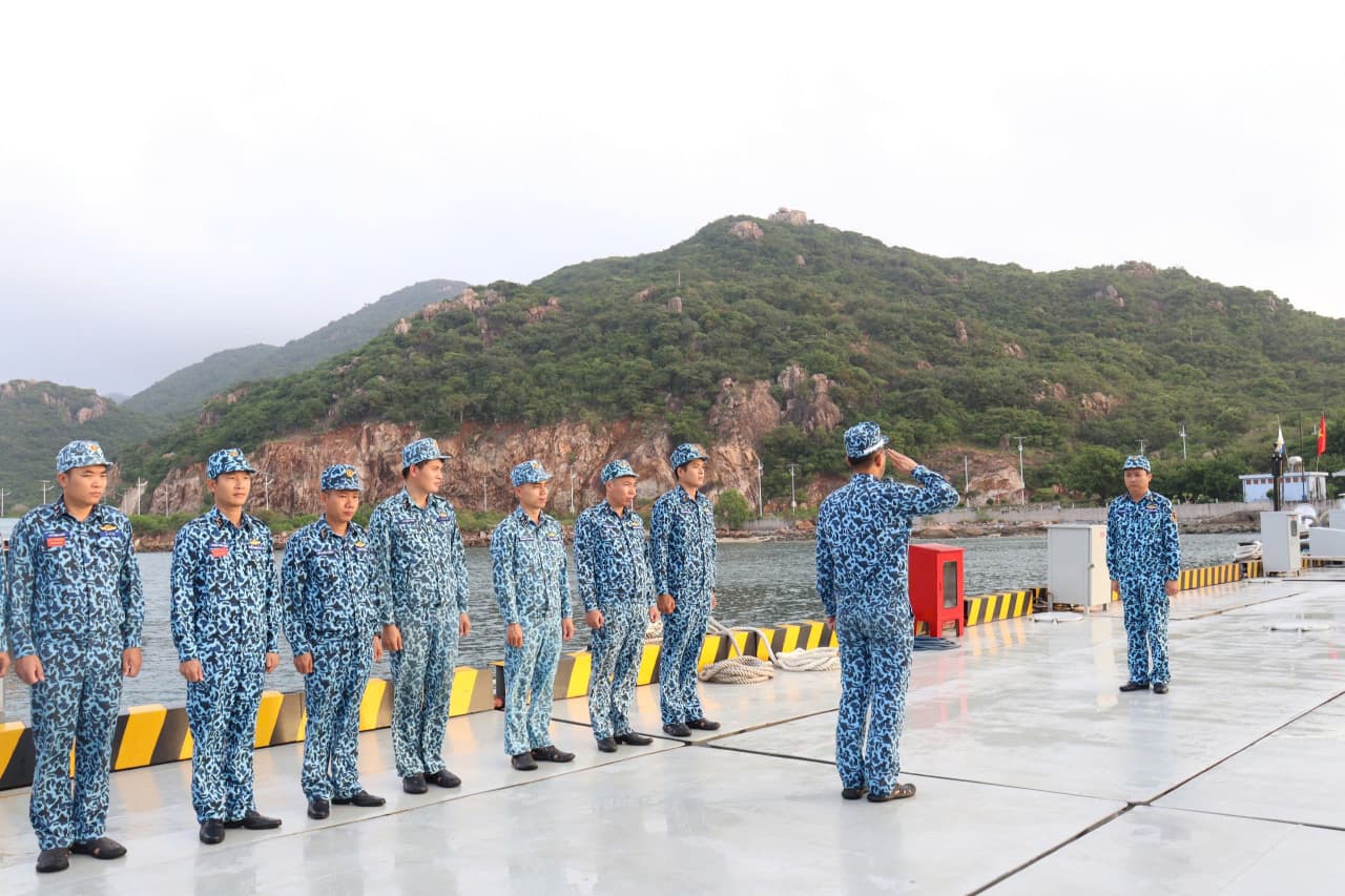 Trung đoàn 196 quyết tâm giành kết quả cao ngay từ ngày đầu xuân mới