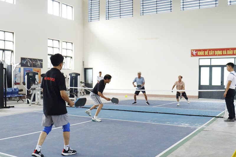 Trung đoàn 196 tổ chức giao lưu pickleball