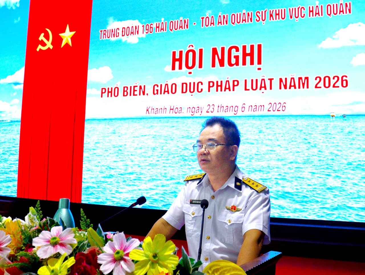 Hơn 200 cán bộ, chiến sĩ Trung đoàn 196 nghe phổ biến, giáo dục pháp luật