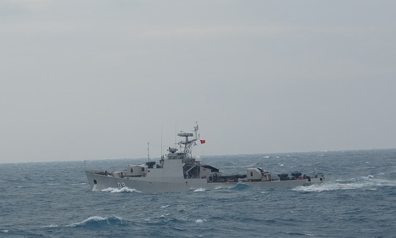 Tàu 09 đến Batam (Indonesia) chuẩn bị tham gia Diễn tập hàng hải ASEAN-Hoa Kỳ